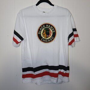 Chicago Blackhawks NHL Logo T-Shirt – White Hockey Tee (Men’s M)
